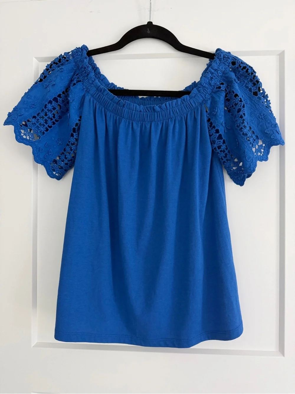 NWT Lilly Pulitzer Fayette Off-Shoulder Eyelet Sleeve Blue Women's Top, Small - Picture 2 of 8